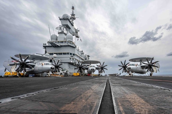 Navy's E-2C Hawkeye Nearly Lost in Clemenceau 25 Mission Navy's E-2C Hawkeye Nearly Lost in Clemenceau 25 Mission